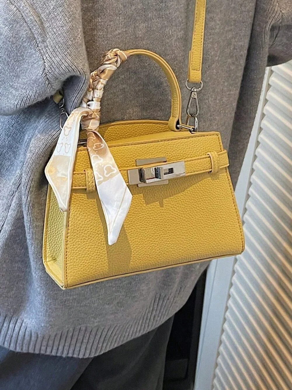 Yellow Modern Women's Shoulder Bag